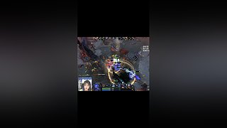 很用心打DOTA的妹子哦