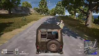 这个主播逆大天，吃鸡当lol玩