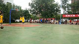 组队打不过专业车队，单排遇不到传球队友