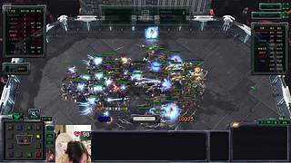 注意看 这个女人叫小怡