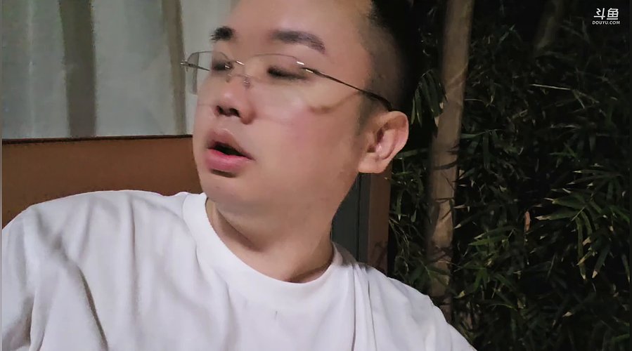 下午两点左右户外