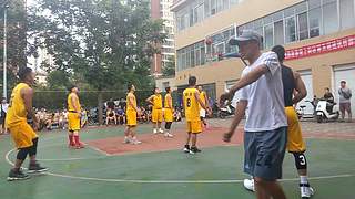 组队打不过专业车队，单排遇不到传球队友