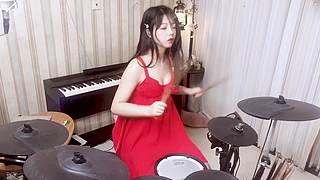 这里有一个摇滚萝莉