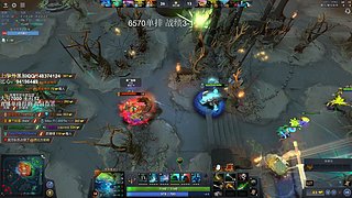 很用心打DOTA的妹子哦