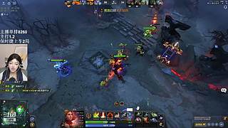 很用心打DOTA的妹子哦