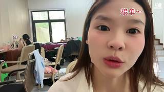 这莫可爱当然是女孩子啦