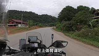 摸摸爱摩托的直播间