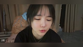 社恐文静内向的小女生