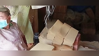 重度残疾，努力供小孩读书！