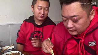 全网最嚣张吃法 隔着屏幕流口水