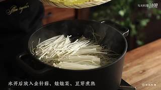 与光料理的直播间