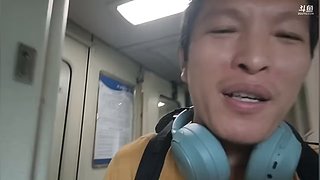横店的早风