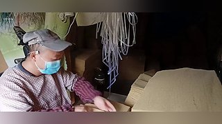 重度残疾，努力供小孩读书！