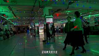 逗斗车的直播间