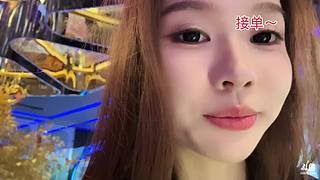这莫可爱当然是女孩子啦