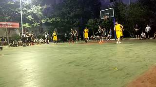 组队打不过专业车队，单排遇不到传球队友
