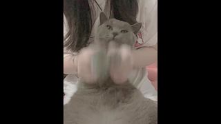 【轮播】软萌喵酱在线挨打