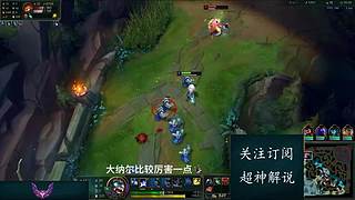 站在峡谷之巅的男人