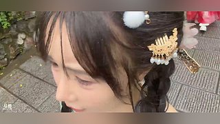 社恐文静内向的小女生