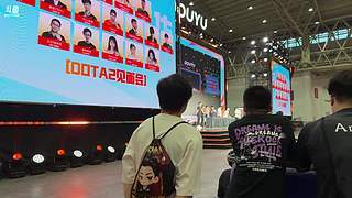 社恐文静内向的小女生