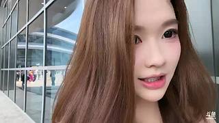 这莫可爱当然是女孩子啦