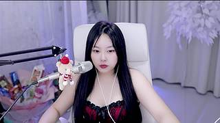 小奶团 陪完她能陪我吗