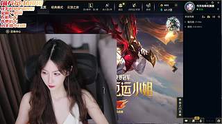 大白白:玩什么呢？