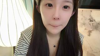 午后的风摇晃枝桠