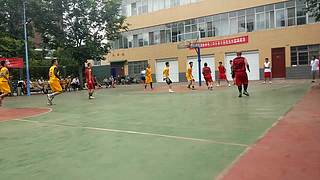 组队打不过专业车队，单排遇不到传球队友