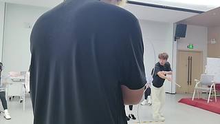 我跟她们不一样 我只想你开心