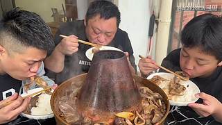 全网最嚣张吃法 隔着屏幕流口水