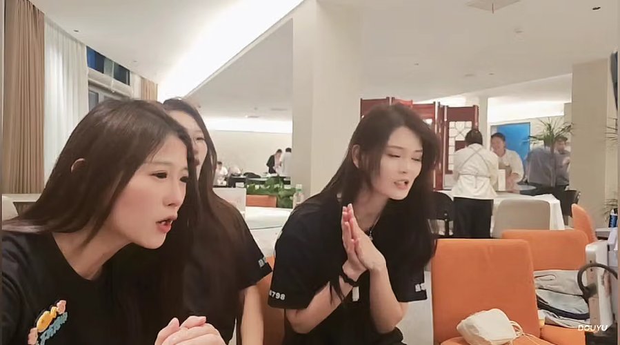 嗓子发炎了！少说话~