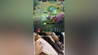 很用心打DOTA的妹子哦