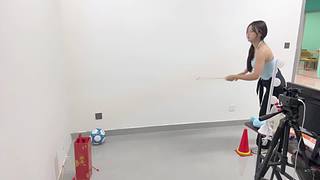 进来就是邦邦两拳