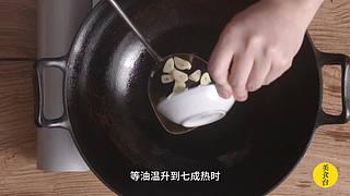 美食台：美国鸡肉名菜左宗棠鸡