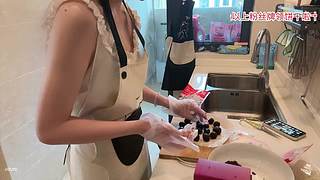 可爱内向小女孩