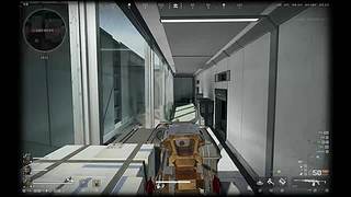 突然出现踢球
