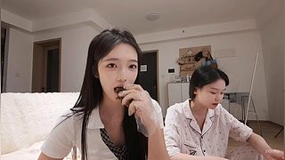 和三个闺蜜约会