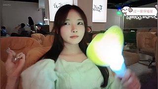 三团的王我来了来