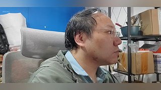 莫看江面平如镜,怎知水底万丈深。