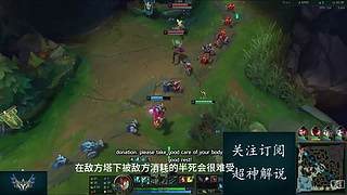 站在峡谷之巅的男人