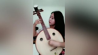北大小姐姐弹琴讲课