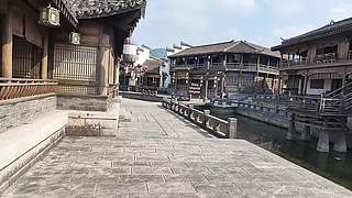 涂鸦酱：横店汇报工作
