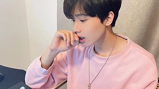 算了  我也覺得沒意思