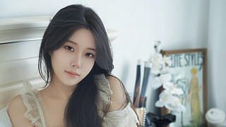 平平无奇美少女