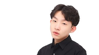 进来十分钟不笑，有补偿