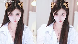 一笑就眉眼弯弯的甜妹