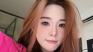 耳朵里塞着小喇叭&nbsp;～